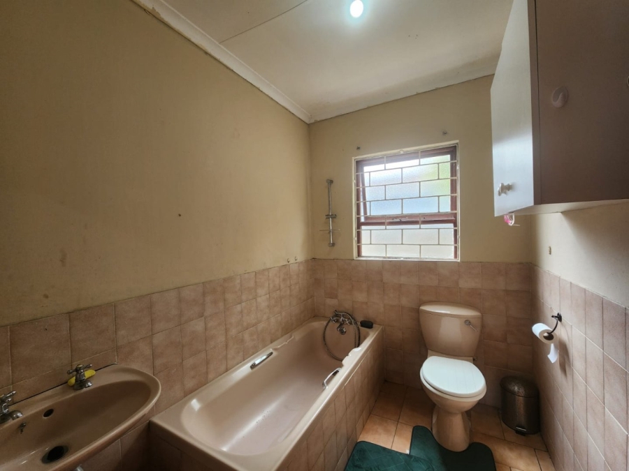 4 Bedroom Property for Sale in Levallia Western Cape